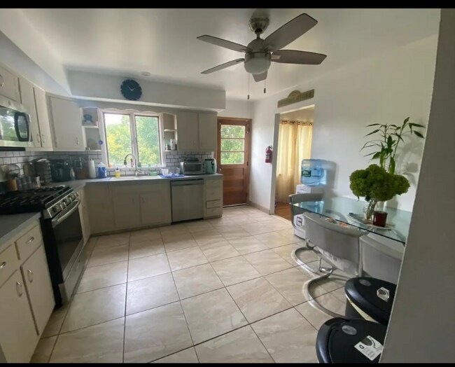 7 Sibel Ct Unit 1, Woodland Park, NJ 07424 Room for Rent in Woodland