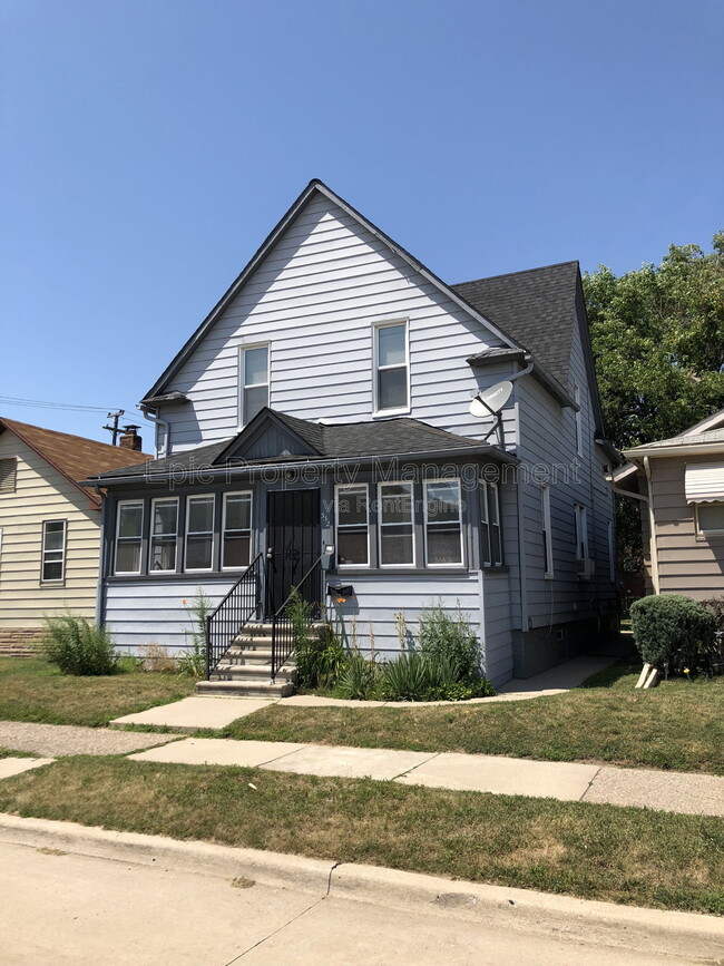 Building Photo - 332 Goddard Rd