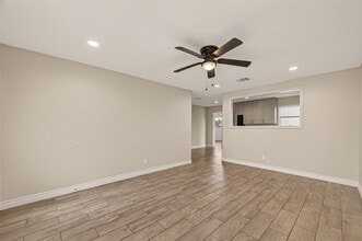 Building Photo - 3214 Longwood Dr