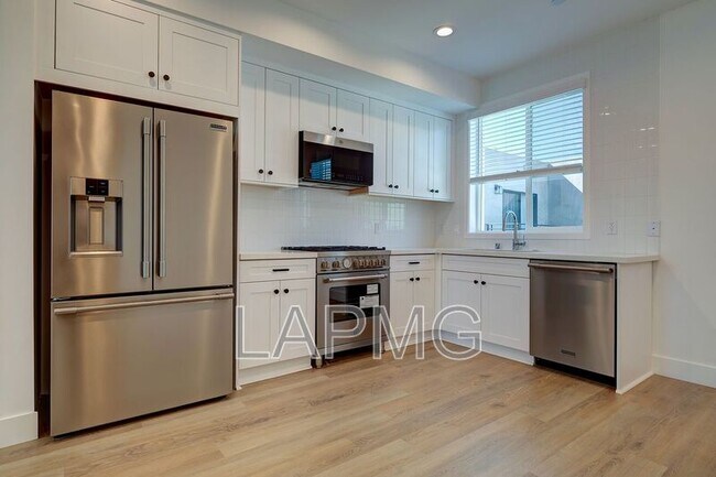 Photo - 4507 Saturn St House