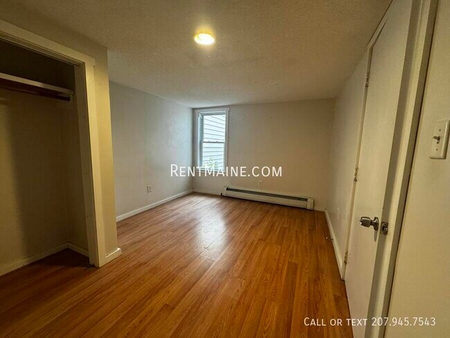 Foto del edificio - 206 Maine Ave