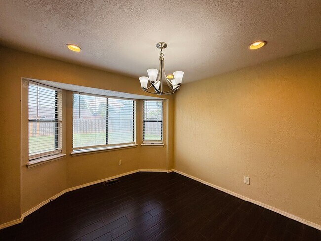 Foto del edificio - 1135 W Johnathan Way