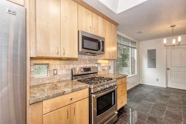 Interior Photo - Brownstone Manor