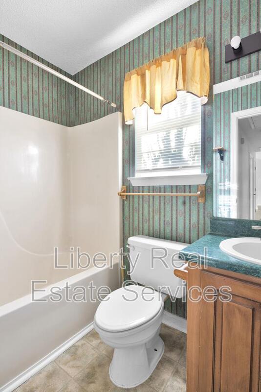 Building Photo - 934 Poppleton Dr