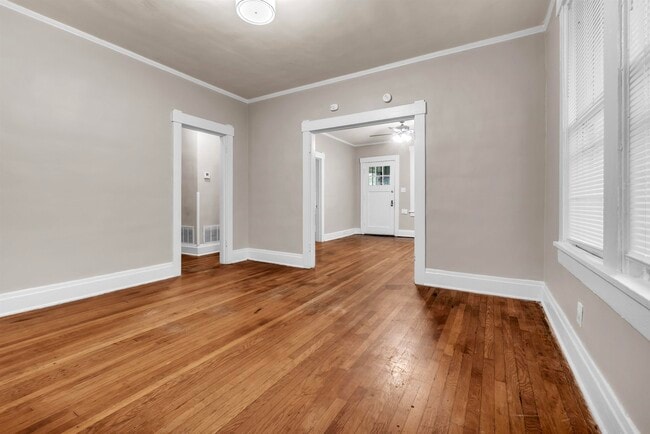 Building Photo - 342 N Claybrook St