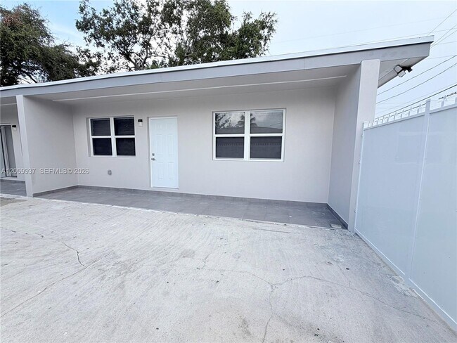 Foto del edificio - 3390 NW 50th St