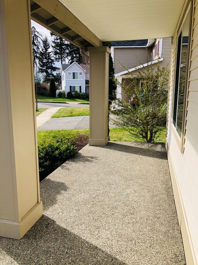 Foto del edificio - Lovely DuPont home, 3 beds, 2.5 baths