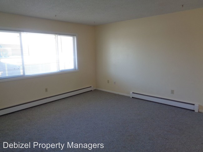 Building Photo - 2215 Monad Rd