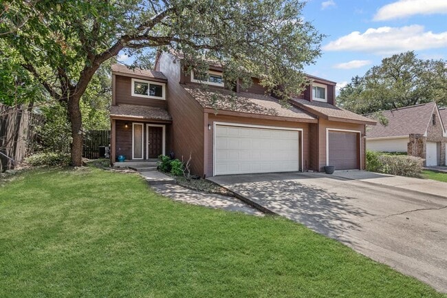 Foto del edificio - 8113 Baywood Dr