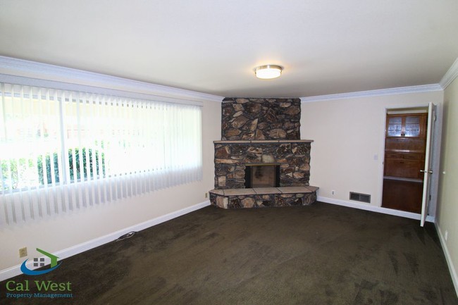 Building Photo - 1539 Lundy Ave