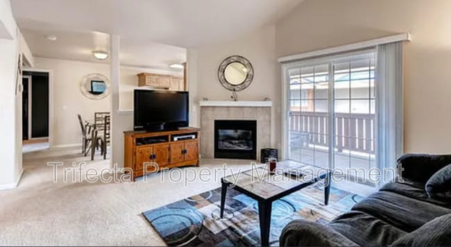 Building Photo - 1288 Lake Cir