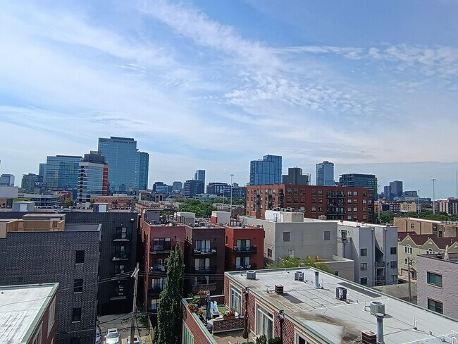 Foto del edificio - 680 N Green St