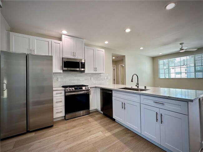 Foto del edificio - 4405 Hungerford St
