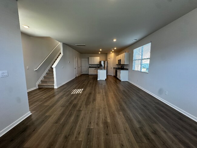 Foto del edificio - 1525 Ashgrove Pl