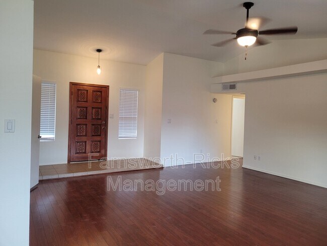 Foto del edificio - 5407 E Catalina Ave