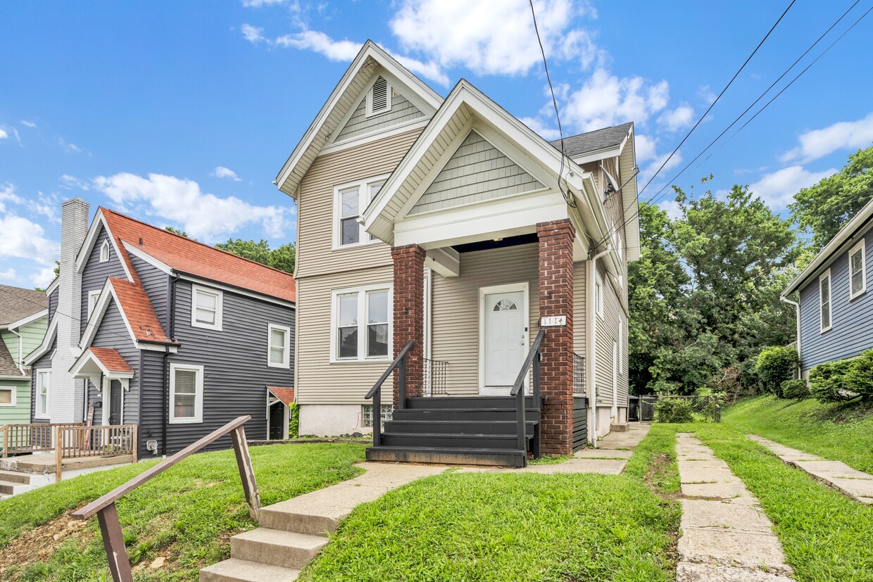 Primary Photo - 1114 Fairbanks Ave