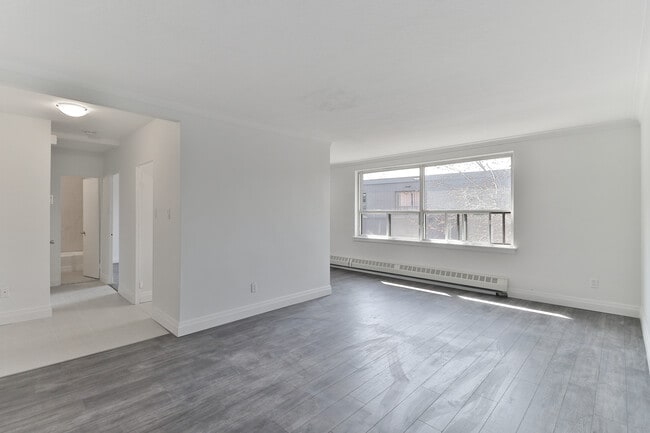 Living Room - Davick Court - 42, 44 & 46 Saranac Blvd