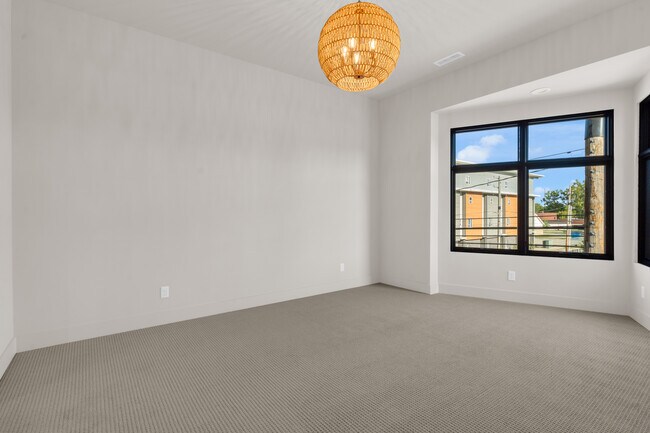 dormitorio principal - 673 E 16th St