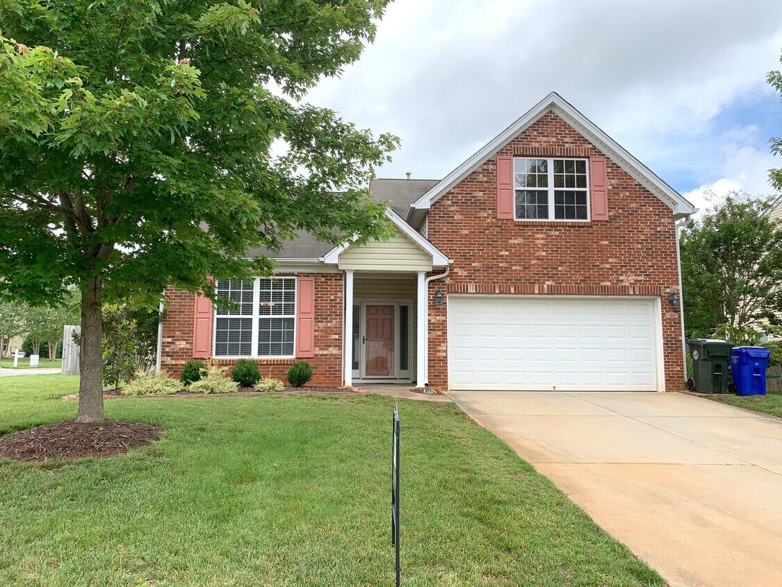 Primary Photo - Stunning 2 story brick home 4 bedroom 2.5 ...