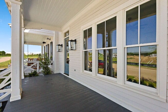 Foto del edificio - Luxury Townhome for Rent in Waterpointe | 3 Bed | 2.5 Bath | Private Courtyard