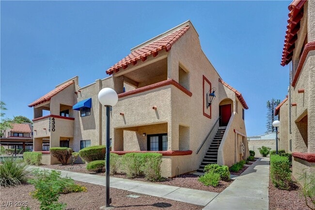 Building Photo - 4330 Sanderling Cir