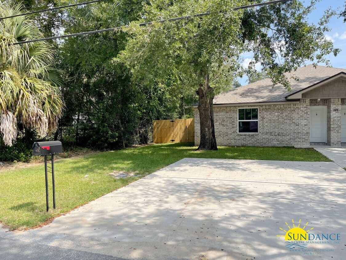Primary Photo - Lovely New Construction Unit in Fort Walto...