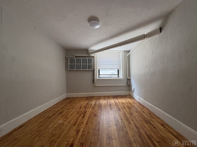 Building Photo - 9 Sewall Ave