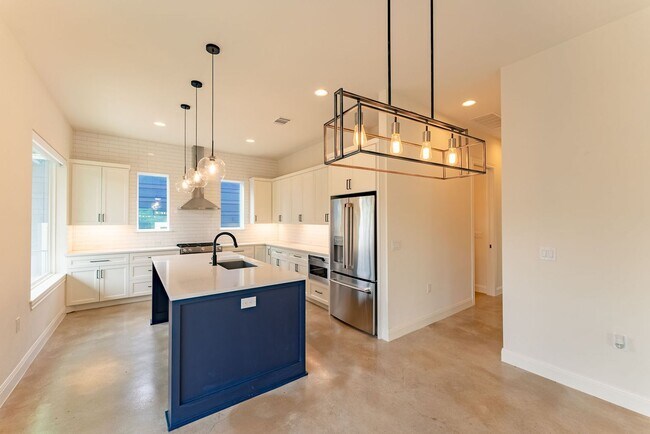 Foto del edificio - Modern Elegance in Austin: 4BR/3BA Sanctuary with Stylish Design and Inviting Ambiance!
