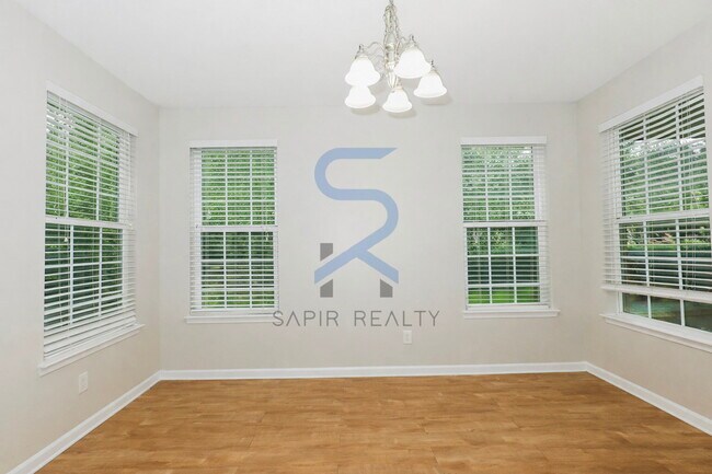 Foto del edificio - Where Neighbors Feel Like Family – 3BR/2.5BA in Lawrenceville