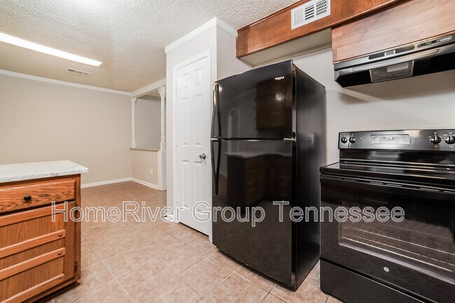 Foto del edificio - 2775 Ashbriar Dr