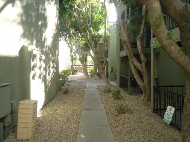 Building Photo - 2/2 Condo for rent near 7th Ave & Camelback
