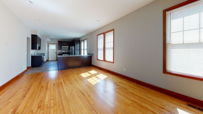 Foto del edificio - 1002 13th Ave SE