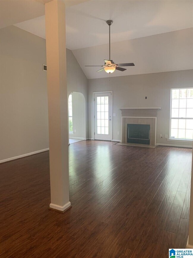 Foto del edificio - 512 Camden Cove Cir