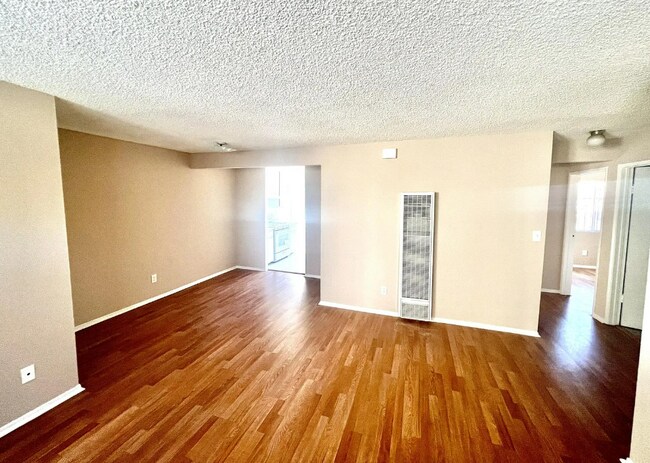 Foto del edificio - 1333 Bates Ave