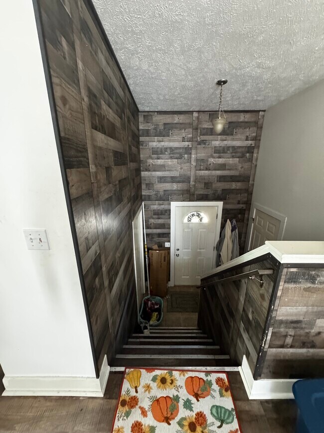 Building Photo - 963 Sagewood Ct