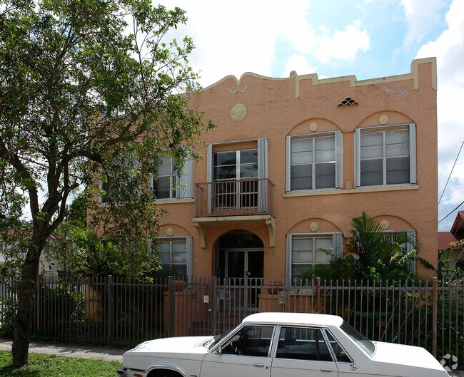 Foto del edificio - 301 SW 10th Ave