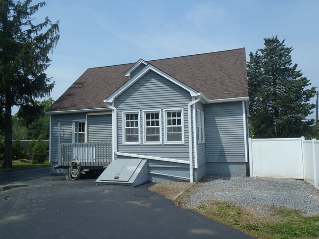 Building Photo - 638 Sergeant Palmateer Way