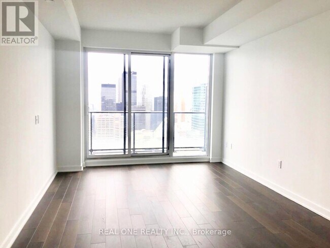 Photo du bâtiment - 125 Blue Jays Way