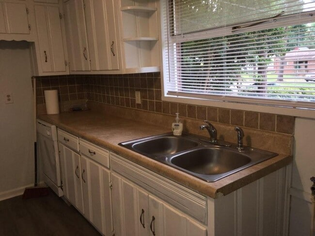 Foto del edificio - 2335 Scotty Cir