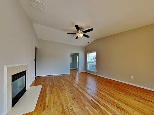 Building Photo - 4108 Springsleigh Rd