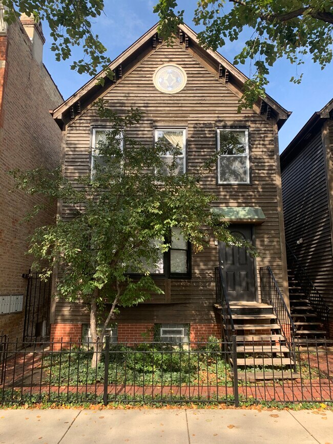 Building Photo - 1446 W Polk St