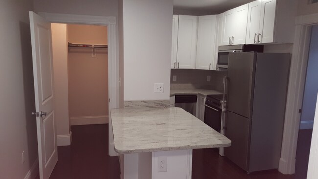 Foto del edificio - 91 Westland Ave