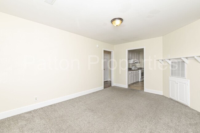 Foto del edificio - 4622-4624 Arlington Street - Inside CoC - R09216-08-01