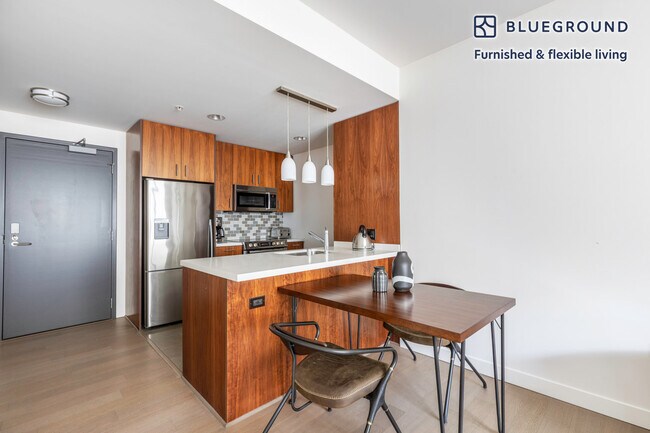 Foto del edificio - 225 S Grand Ave