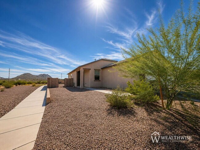Building Photo - BEAUTIFULLY UPGRADED EXCEPTIONAL HOME WITH MOUNTAIN VIEWS IN SAGUARO HAVEN