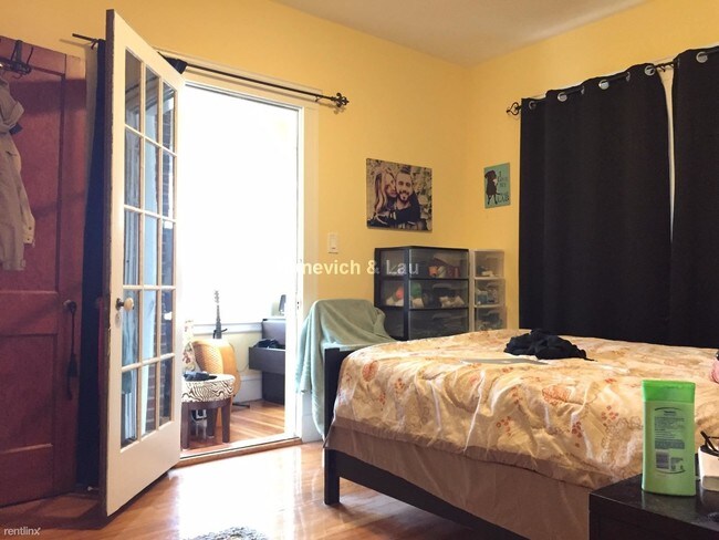 Foto del edificio - 74 Moraine St