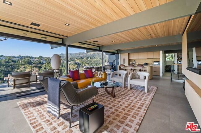 Foto del edificio - 5671 Spreading Oak Dr