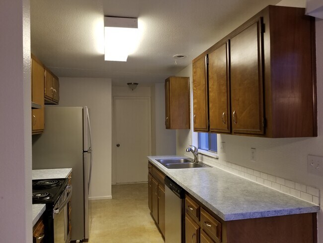 Kitchen - 221 Arlene Ave SE