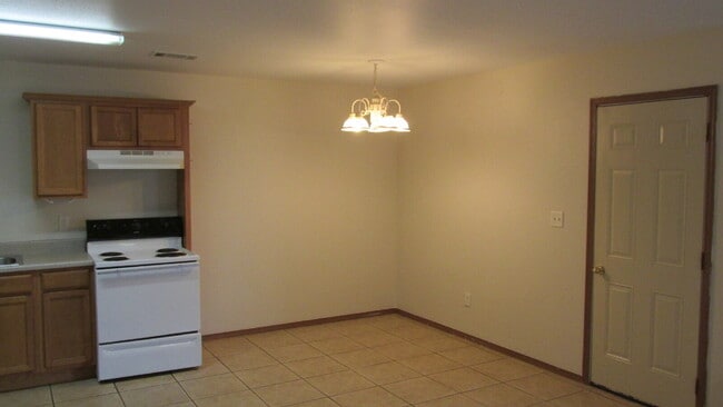 Building Photo - 426 E Asher Ct