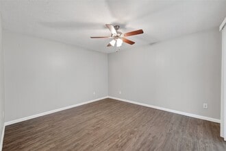 Building Photo - 10506 Ivy Oaks Ln